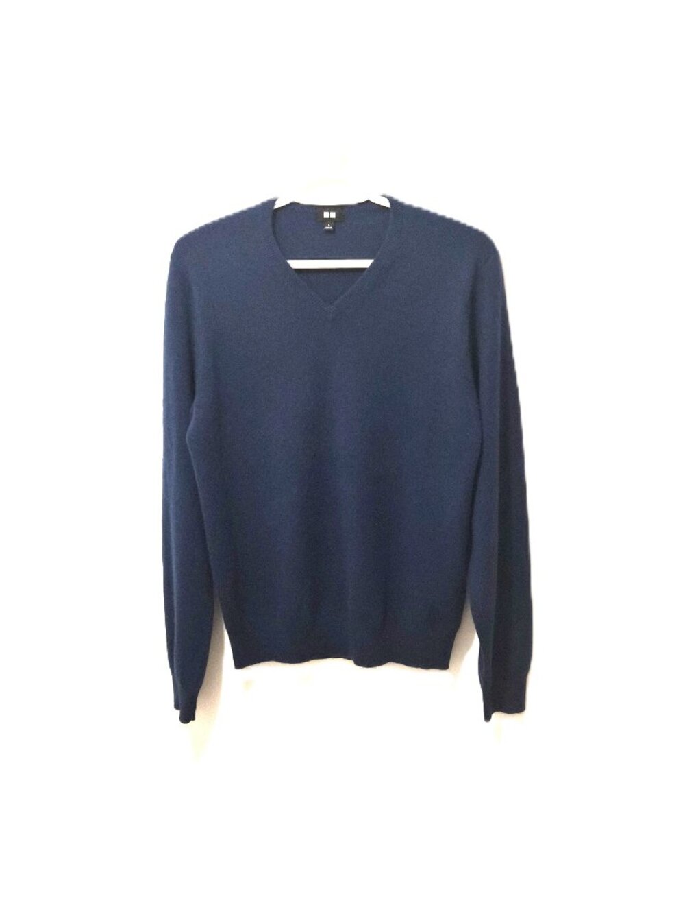 Uniqlo 100% Cashmere V-Neck Sweater Dark Blue Unisex Hygge Quiet Luxury Minimal